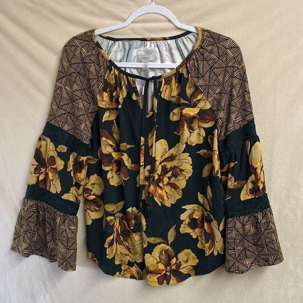 NWT Cupio women small blouse, bohemian‎ lace trim bell sleeve boho, hippie